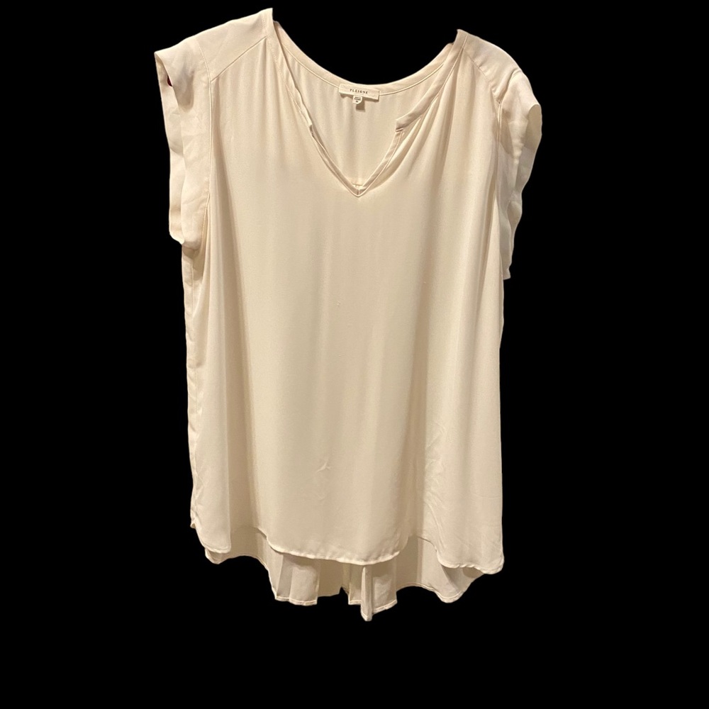 Pleione Woman’s Ivory Flowy Blouse Flutter Sleeve, Notched Neckline. Size: XL